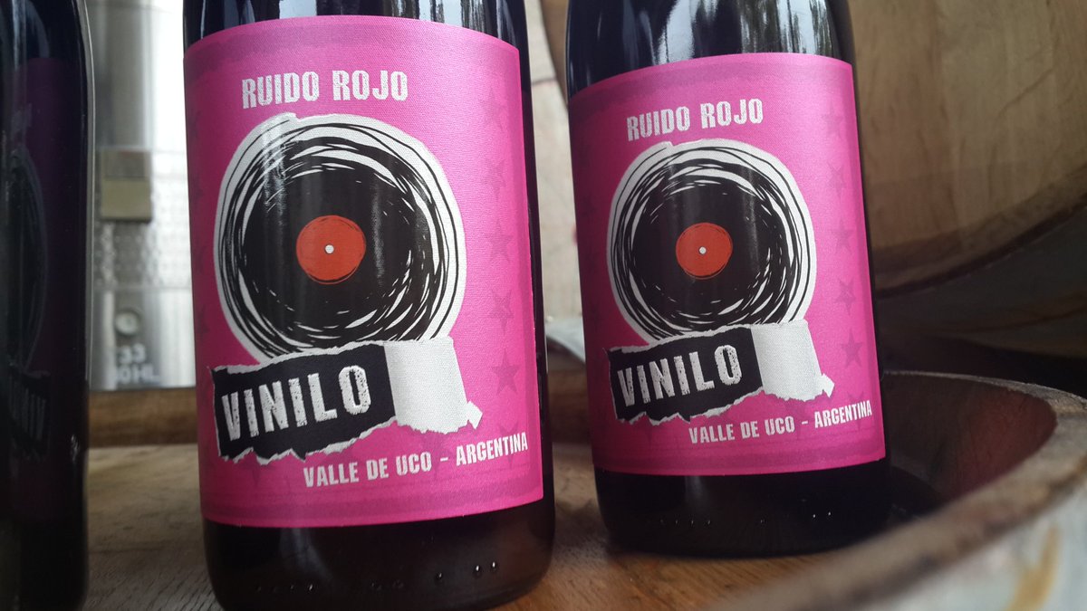 Loquilla8884's tweet photo. Con el geniooo loco y espiritu libre del @TanoMdz !!!! Este #RuidoRojo ya hizo estragosss #MrWinesTour #MDZ2016 https://t.co/kBACalrAQr