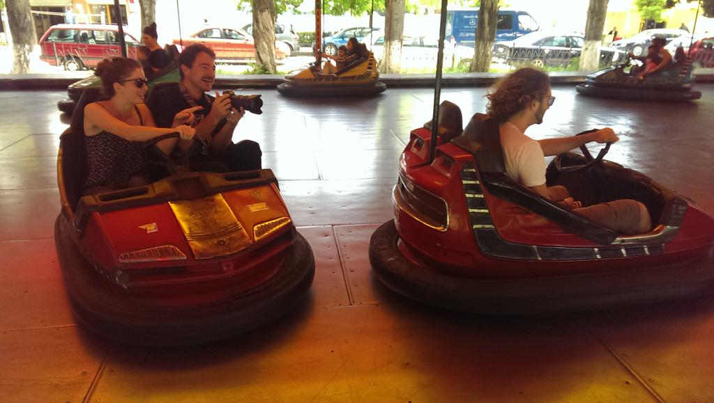 SuisseMoi's tweet photo. Le premier défi réalisé en Albanie! #autotamponeuse #lunapark #voitures #makingof https://t.co/ajwd52n6yT