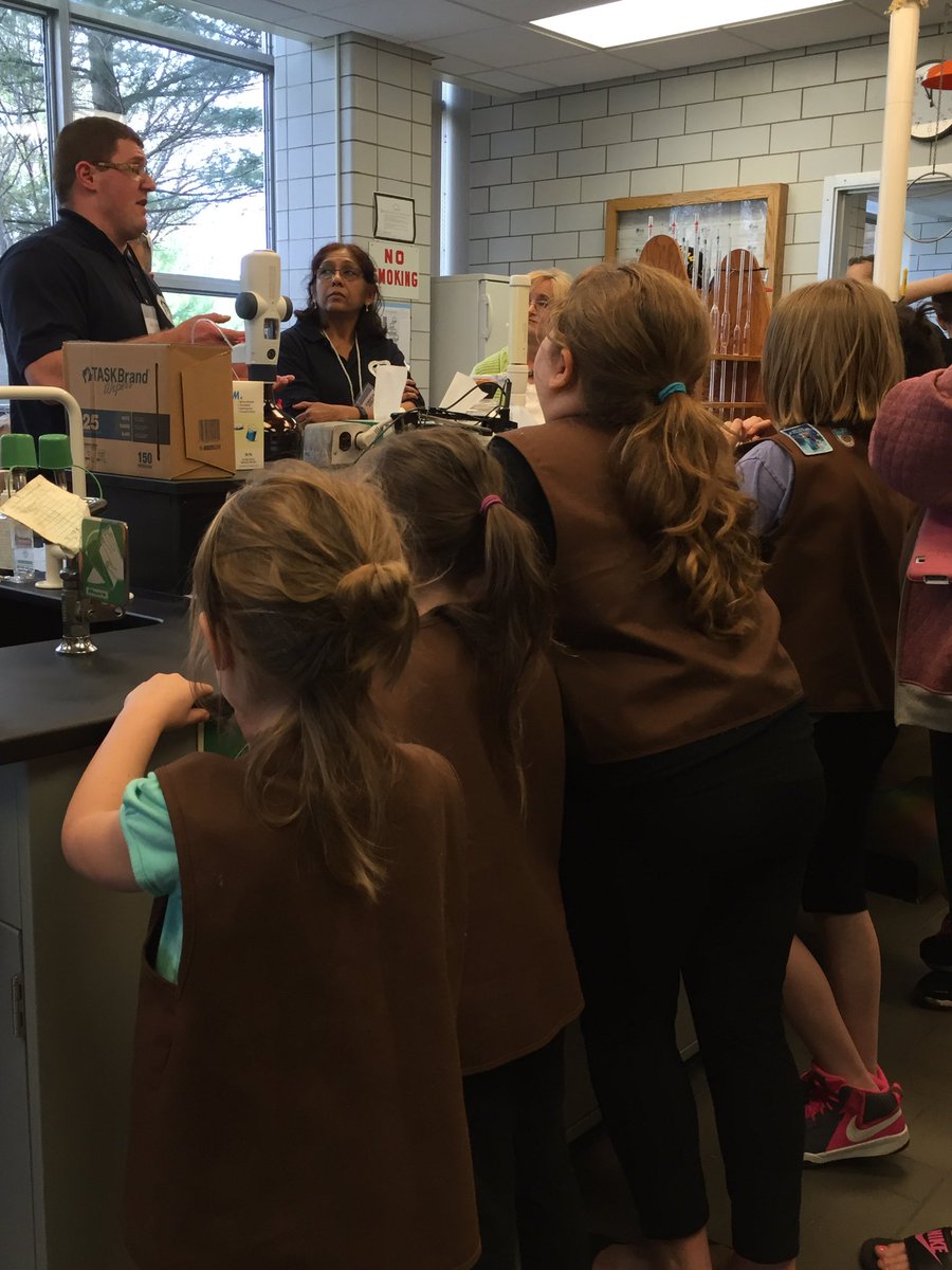 ClevelandWater's tweet photo. Curious Girl Scouts are learning about water quality &amp; treatment on the Crown Plant tour. #DrinkingWaterWeek16 https://t.co/hpGeDh4DDU