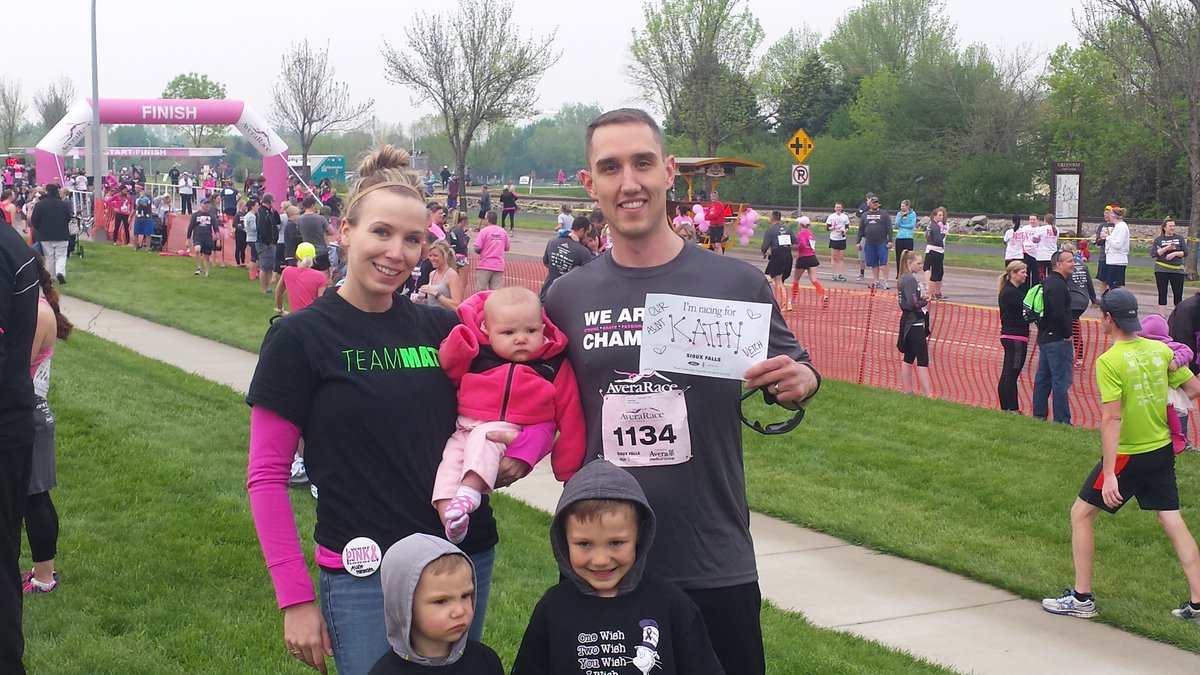 HowManyBites's tweet photo. New blog post soon!  Subscribe &amp; never miss a post at https://t.co/3YF7lHUM9O!
#averaraceforthecure #cancersucks https://t.co/cbQwpxaurT