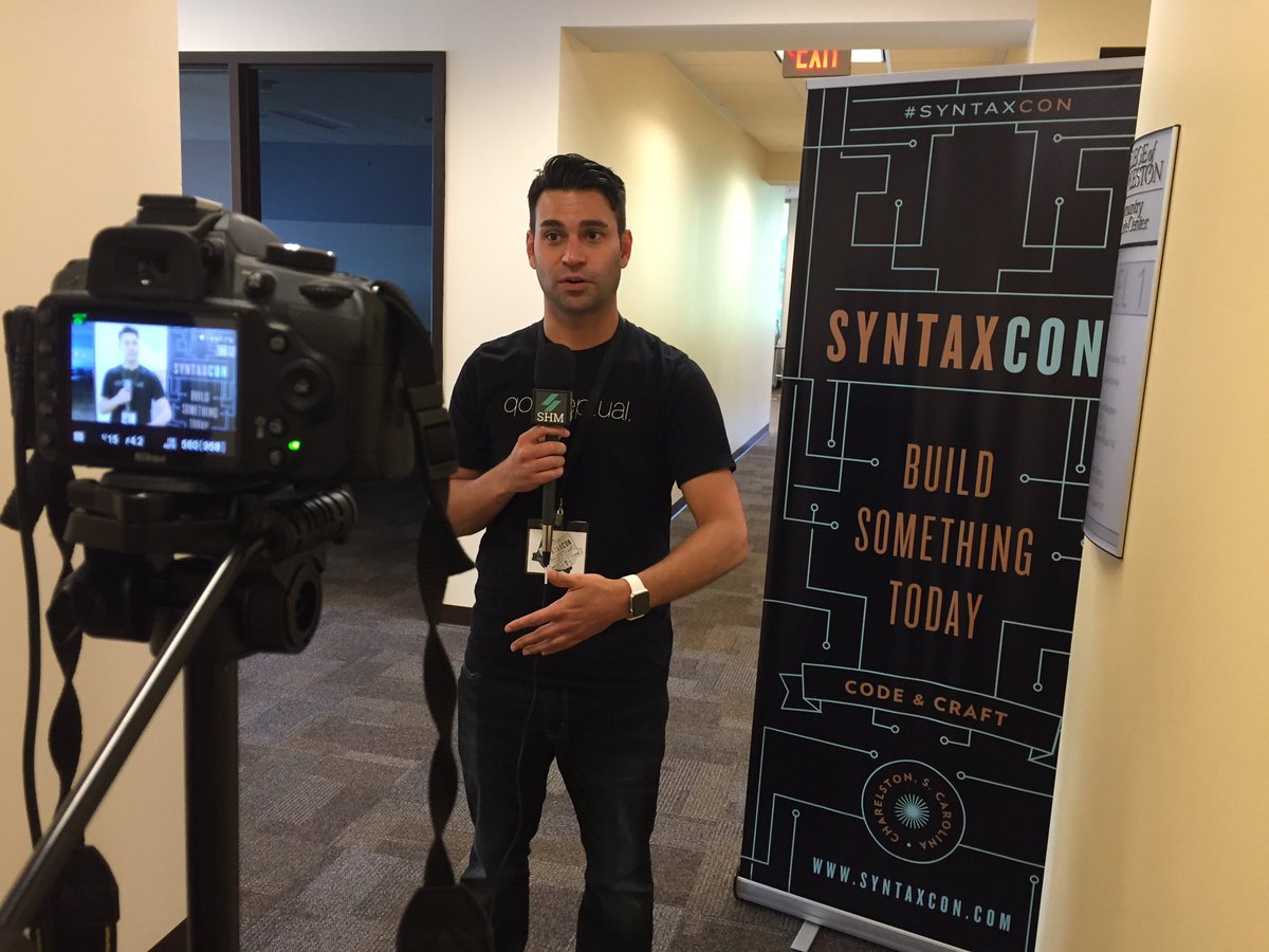 SiliconHbrMag's tweet photo. Mic check w/ @DayelOstraco of @qonceptual who talks #Microservices &amp; Rapid Development #syntaxcon #backend #chstech https://t.co/JtOaSbqAky