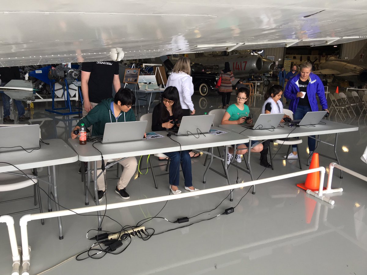 PCSEdventures's tweet photo. International #drone day has arrived!!! #STEMmania at #warhawkairmuseum with #EdLAB STAFF! @Mr_Robot_Grover https://t.co/fZLNAk36pZ