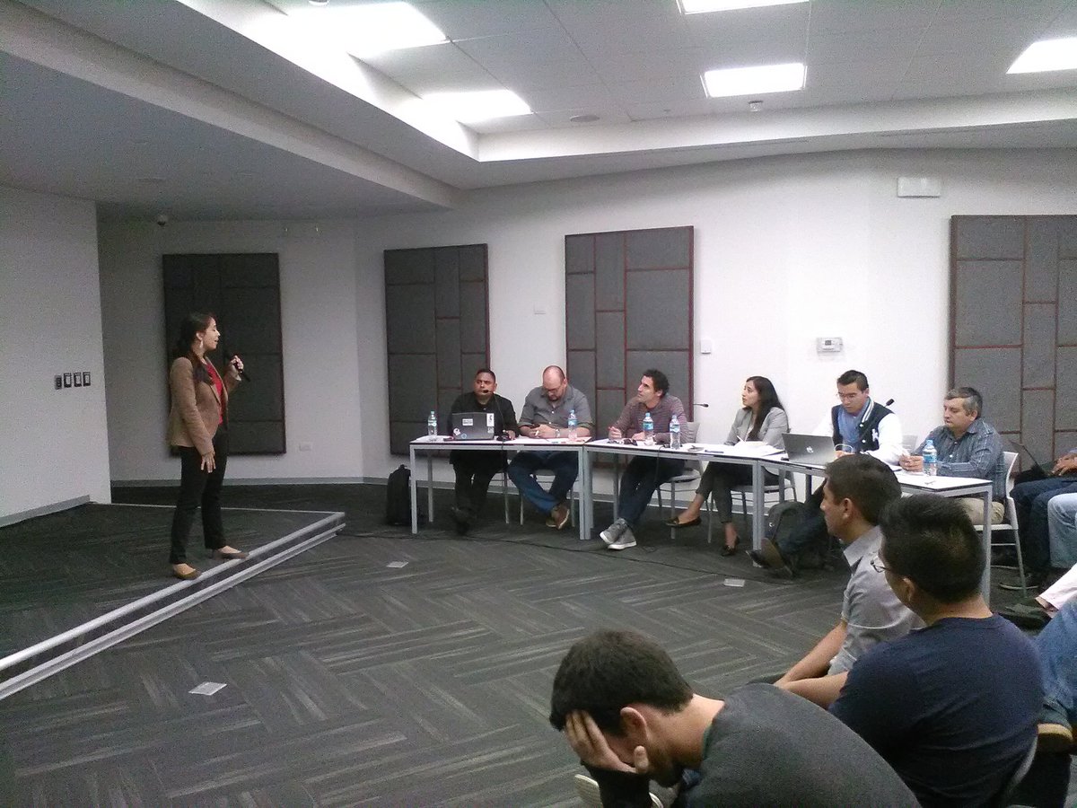 cidepucp's tweet photo. Finalizó la primera ronda de #pitches en @Seedstars Lima #pickapp #veronicamedia #bocadio https://t.co/T93tMUjur7