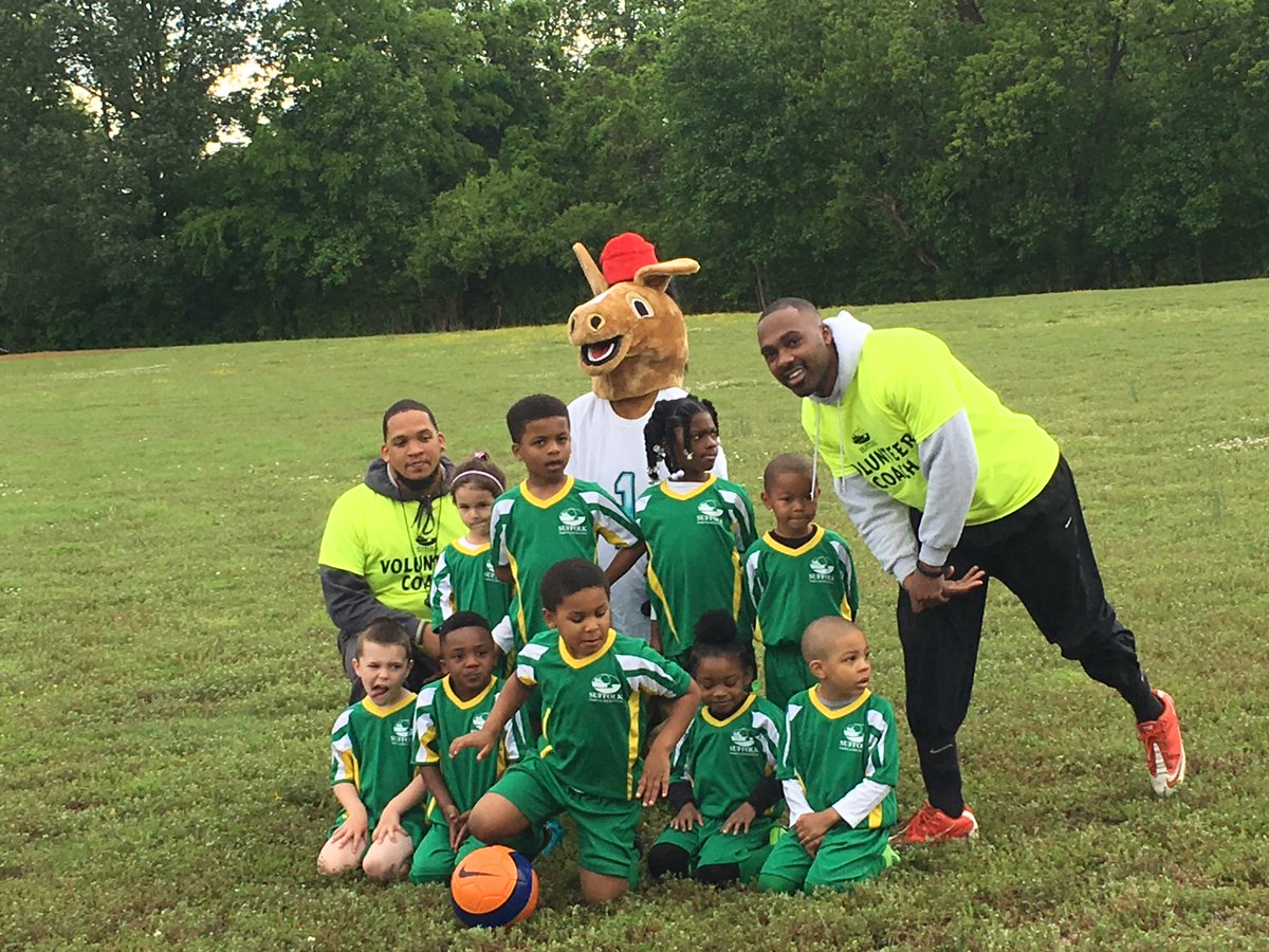 Dexter Warren tweet media