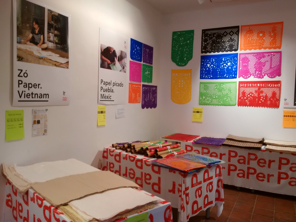 XavierCarles's tweet image. Val la pena visitar el #PaPerPaPer al @mmp_capellades jo ja m'he firat!