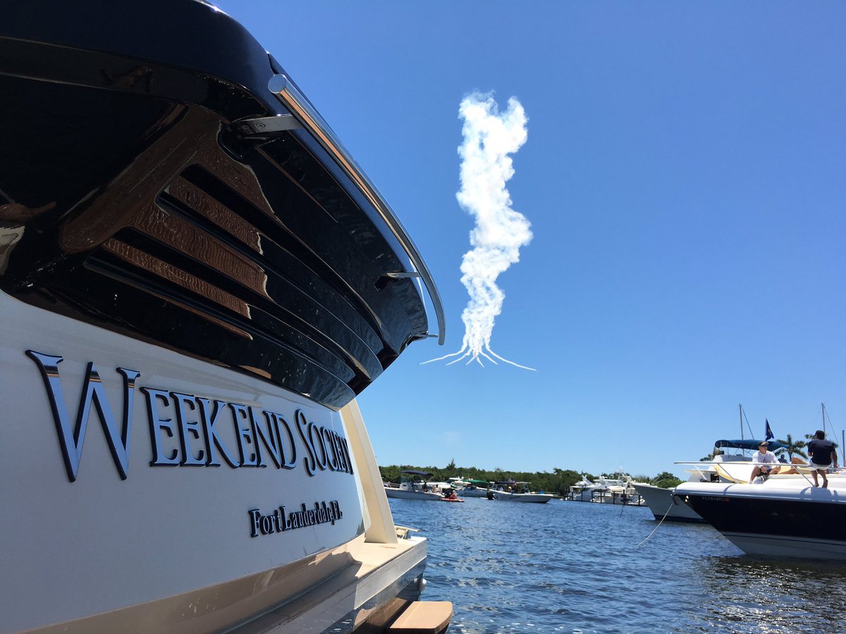 wkndsoc's tweet photo. @FLLAirShow @DenisonYachts @Beneteau_USA https://t.co/4eKQQHgsbw