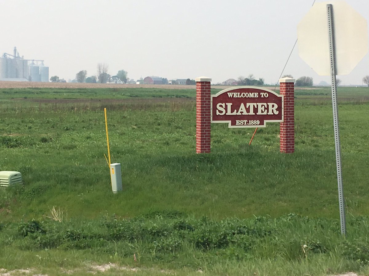 rogerriley's tweet photo. #slaterIA hazy @WHOhd @WHOWeather https://t.co/cZ90jzO4ug