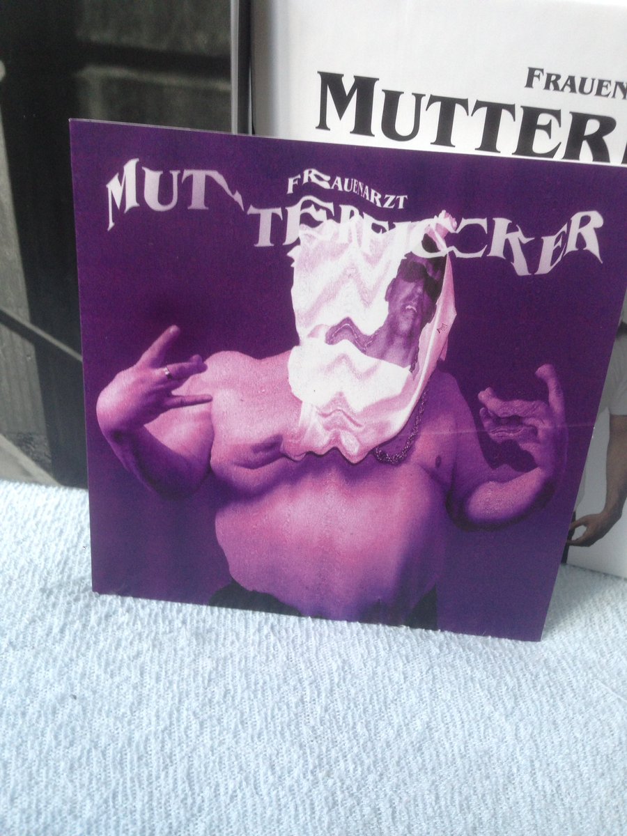 LGoony's tweet image. erstes offizielles cd release wo ich drauf bin. s/o @frauenarzt #mutterficker #westberlin