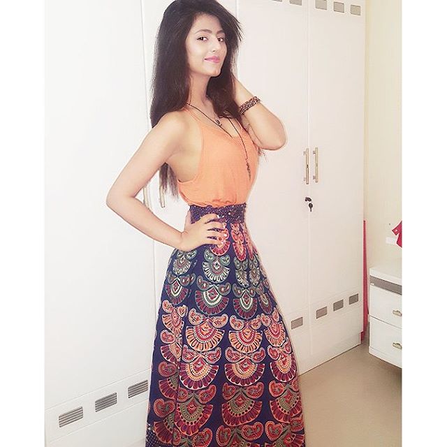 official_richa's tweet photo. Straightened frizzy hair💇💇💇 https://t.co/FPOgLbuCgy