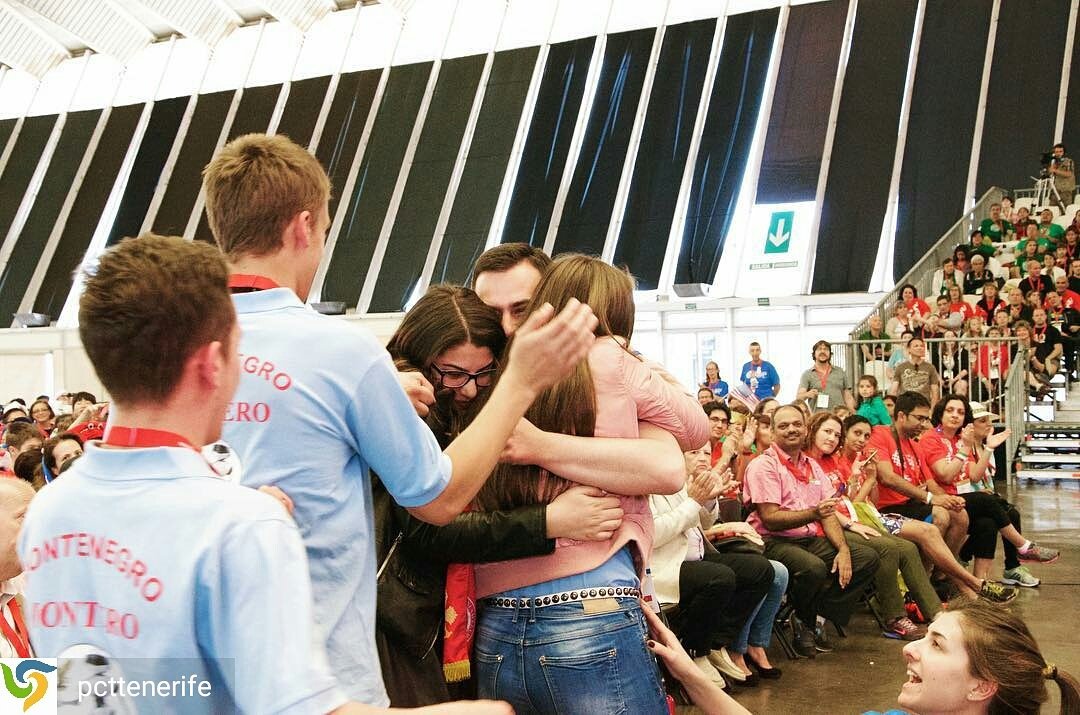 FLLCanarias's tweet photo. #FLLTeams, this is probably the biggest award and recognition you can have at your age #Morethanrobots at #FLLOEC16 https://t.co/3HYr0GFZQ3