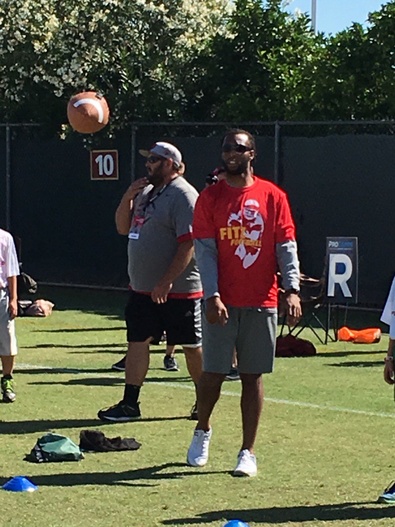 DustinKerby's tweet photo. Larry on point with a perfect pass at his pro football camp. @LarryFitzgerald @ProCamps #fitztwoadays #Fitzforprez https://t.co/0Pl23aikj0