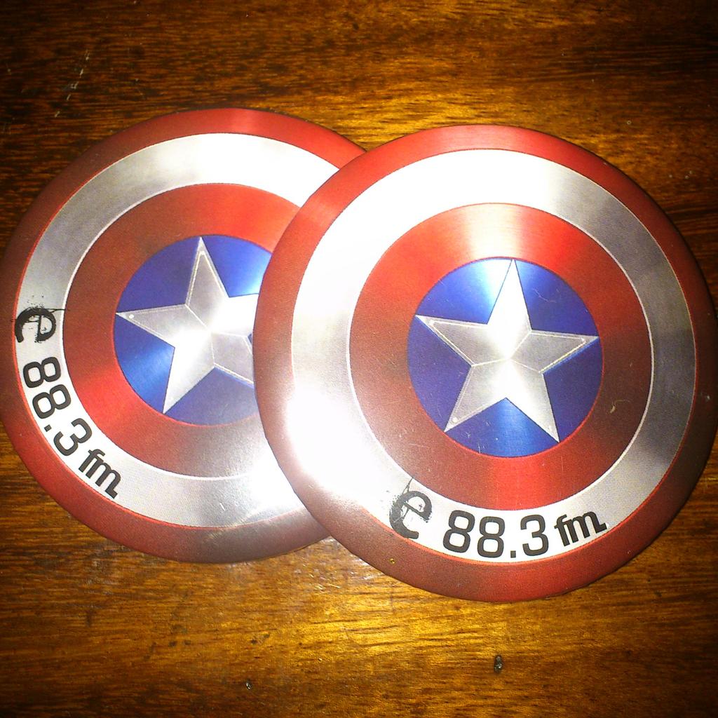 shemjay93's tweet photo. Perks of being at the #CaptainAmericaCivilWar e fm Premiere: #TeamCap badges #efmFTW
@efm_colombo @CaptainAmerica https://t.co/MkIktk1Ysv