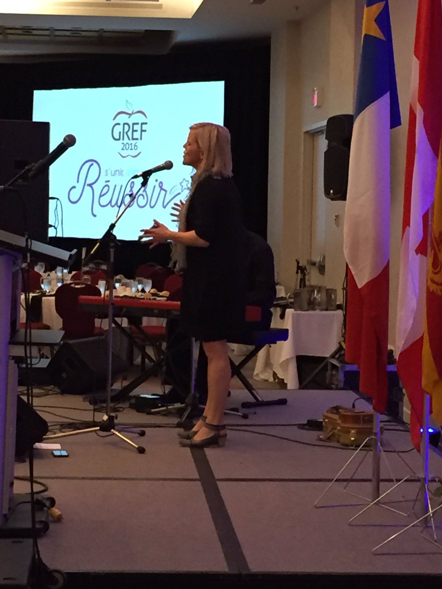 CSAP_Officiel's tweet photo. La clôture du #gref2016 avec Monique Poirier, «C'est l'amour qui fait tourner le monde.» https://t.co/9cCnKy4aXl