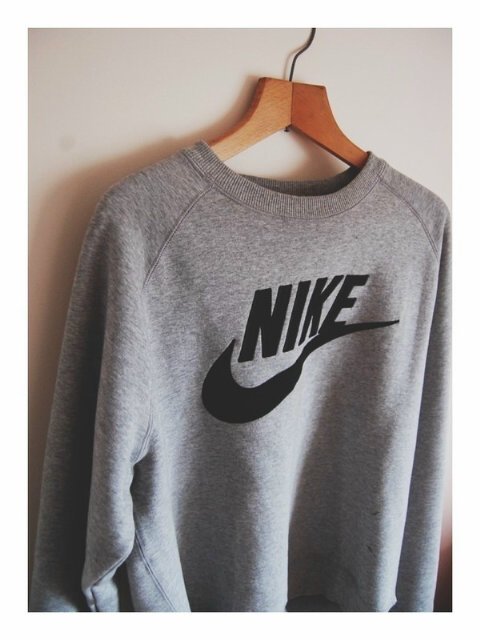 Mandy11172's tweet photo. nike sweatshirt https://t.co/XFcKXG25Ls