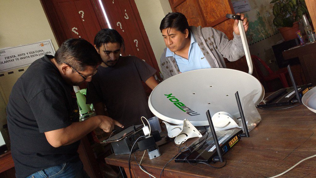 Aprendamos a crear redes libres hacklabcbba.org/2016/05/aprend…