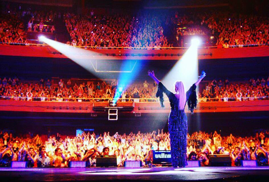 dsorondo's tweet photo. Esta noche @valerialynch en el Palacio Peñarol. Últimas entradas en @AbitabOficial https://t.co/iXu1fT7Ln3