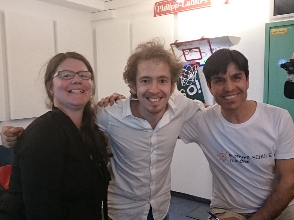 HiServus's tweet photo. Schön wars mit der  #Bloggerschule @m945! https://t.co/aRpSfOINWo