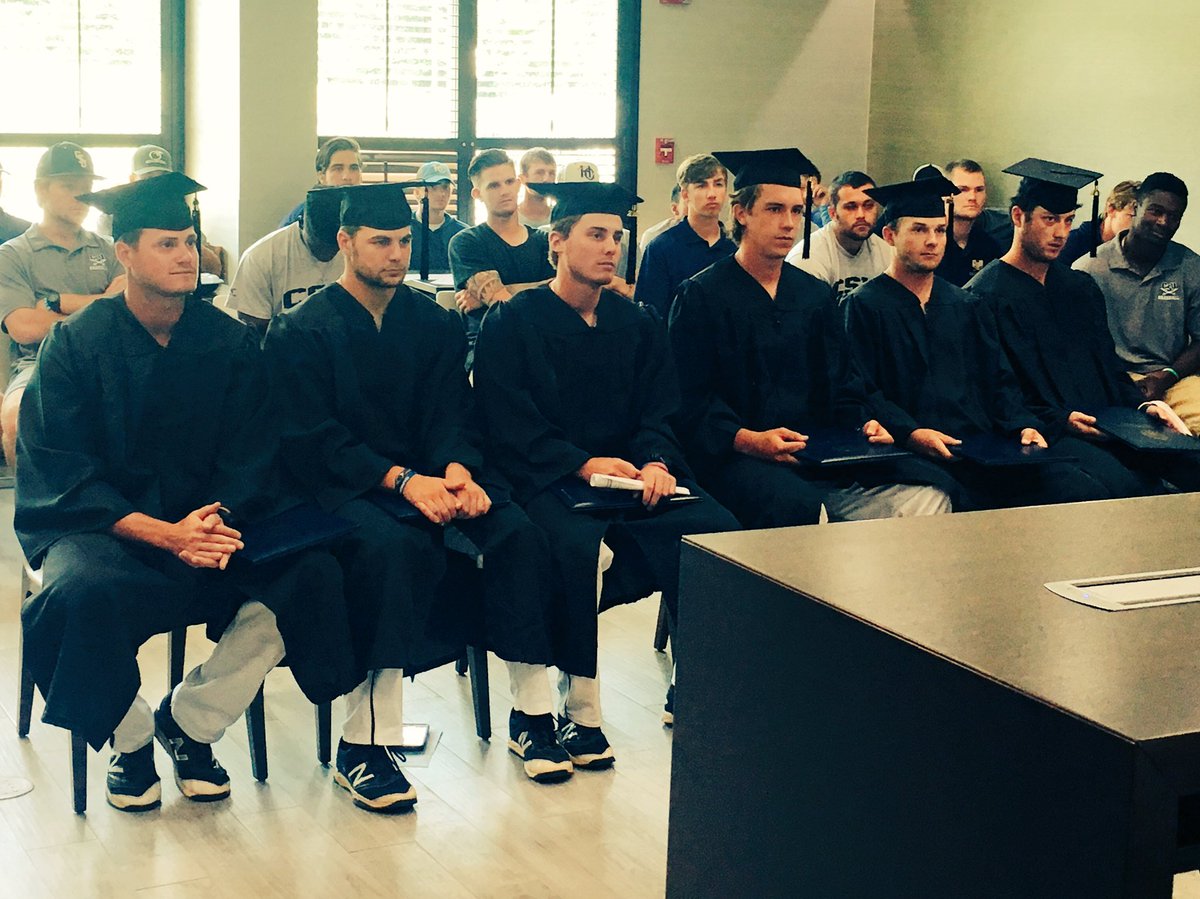 CSU_BucBaseball's tweet photo. Congrats to our 6 graduates!  @sbrase12 @KevinHickey11 @Rymaximus @twinterstein7 Sam Remick and Evan Raynor https://t.co/14qTJCStmV