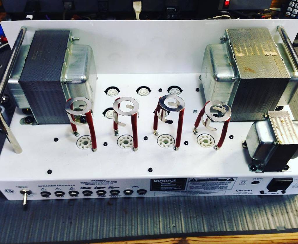 TailorsTone's tweet photo. Holy transformers! #100w #power #tubetesting #newtubes https://t.co/44wk1oaHgr https://t.co/Ue2zJDnyPP