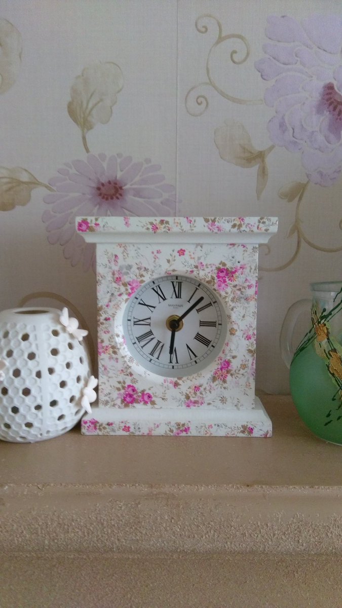 mitchie66_jones's tweet photo. After months of searching, finally found a clock for my mantelpiece #lovestockton #retromarket @stocktoncouncil https://t.co/ffDcOxwwzg