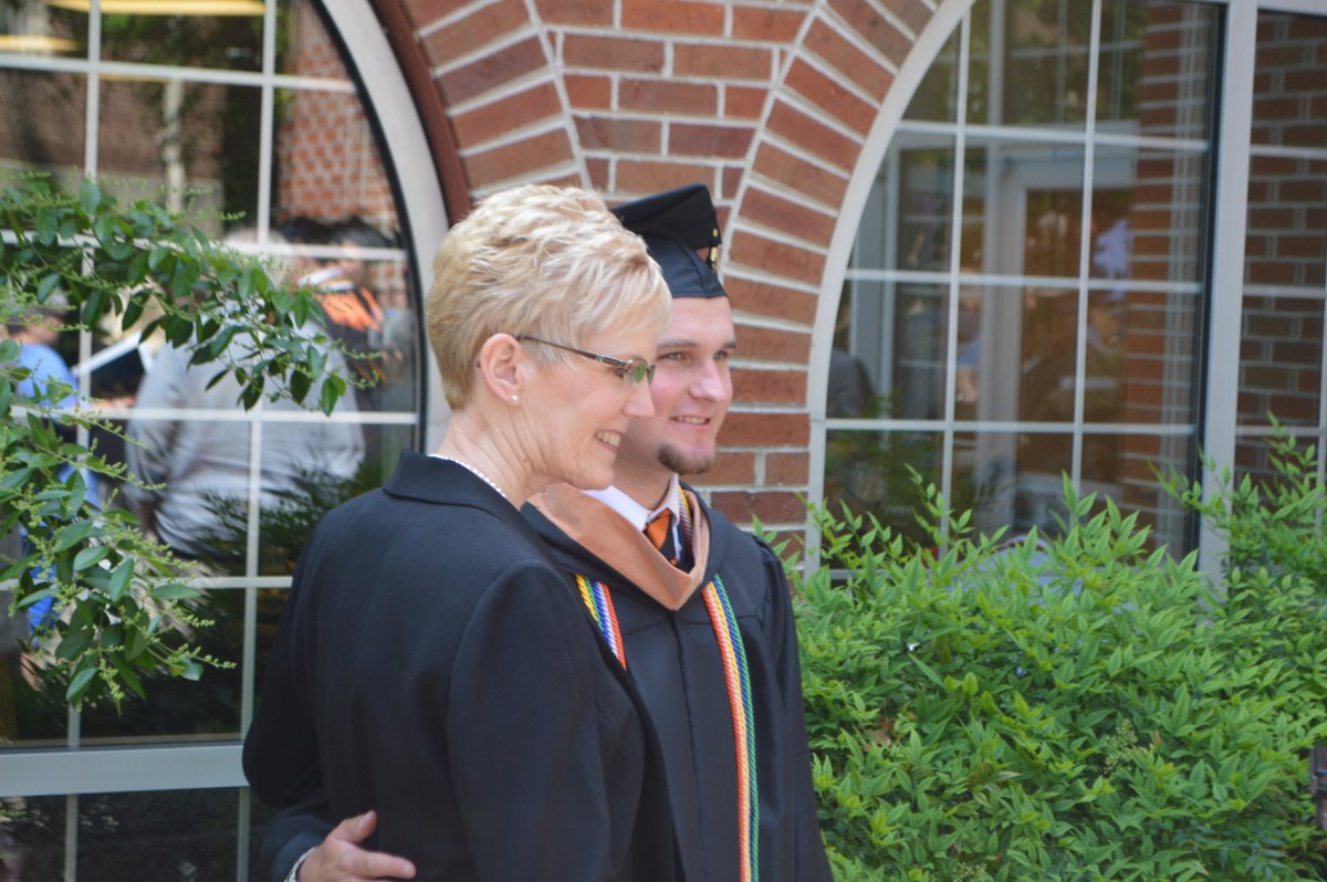 TusculumSports's tweet photo. Proud of our @TusculumG alumni! #TCGraduates #PioneerUp @TC_Celebrates https://t.co/Rbf0EmgCRH