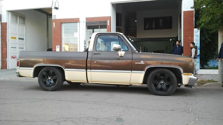 bernard_clayto's tweet photo. mi silverado 1986 https://t.co/8eJ17fXyUi