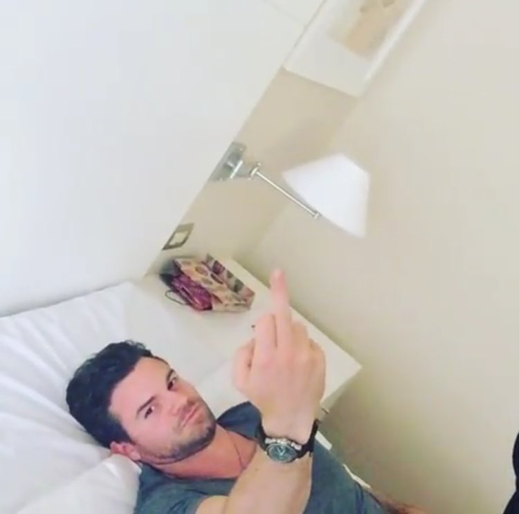 DGilliesNetwork's tweet photo. Hahahaha! RT @JosephMorgan: #wakingdaniel @danieljgillies https://t.co/0oRkwlPb0F https://t.co/ZH4U8TE94o