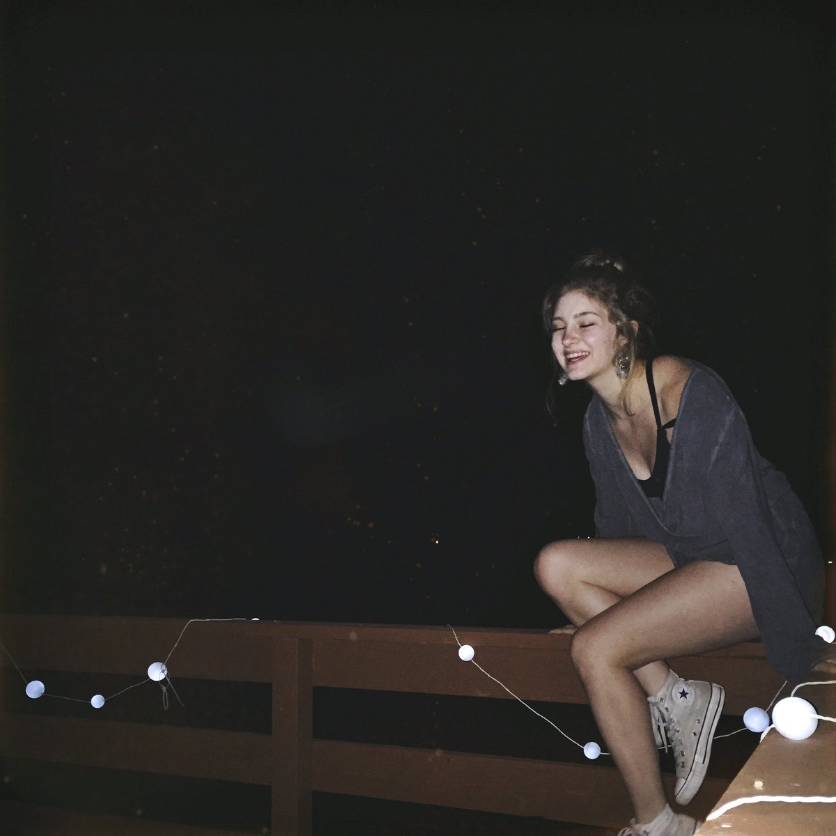 WillowShields's tweet photo. Abou last night.. 🌙✨ https://t.co/UMWjTb64V6