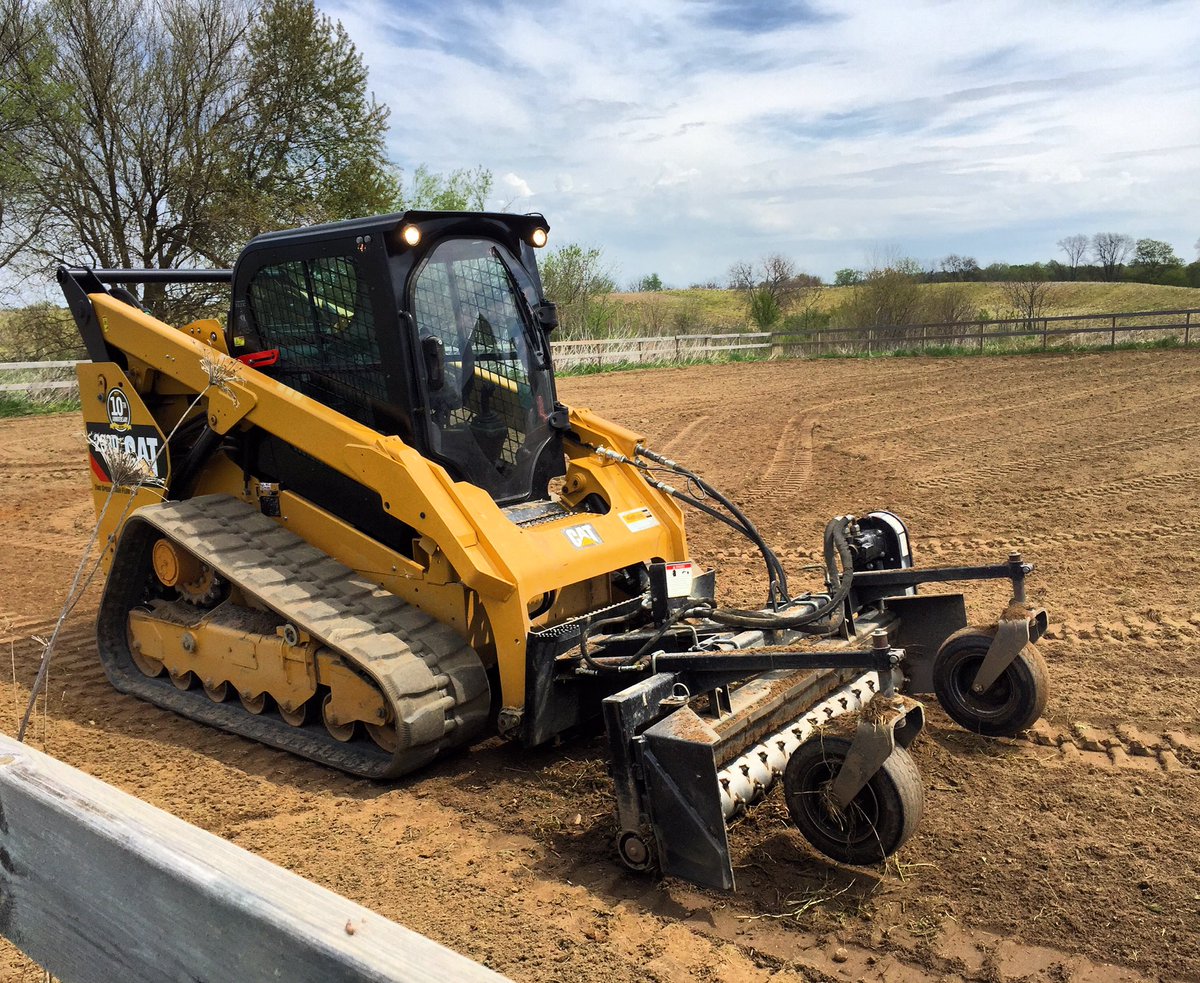 DigItExcavating's tweet photo. Reclaiming an overgrown horse riding arena. #ridingarena #paladin #harleyrake #cat299d #digginit https://t.co/c9y6qFM34y