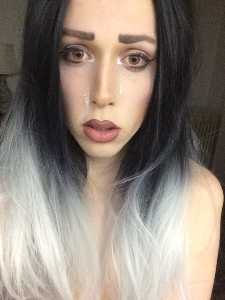 GenericBadQueen's tweet image. Crying is fun