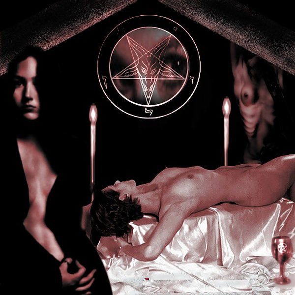 FREAK SCENE フ サ オ på Twitter: "Virgin Sacrifice Ritual #occult #satani...