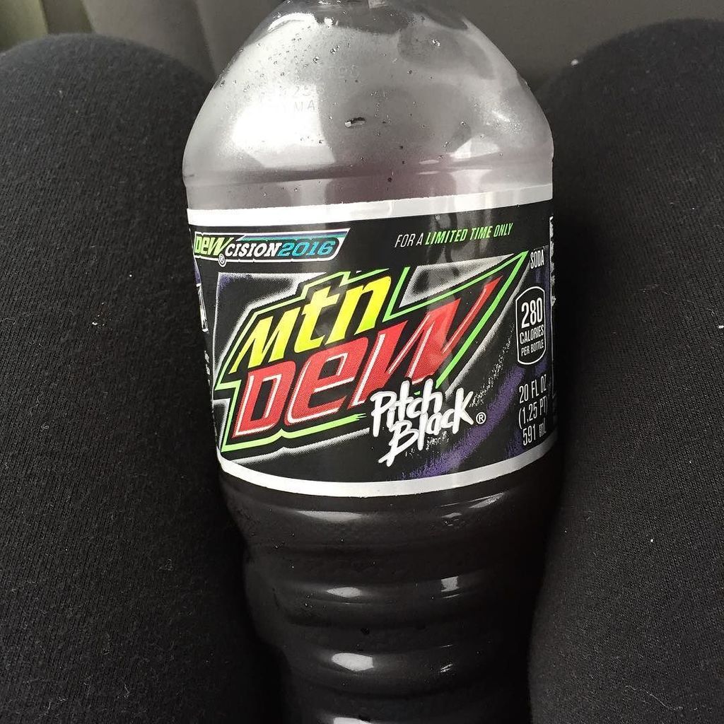 VictorPerezLeon's tweet image. #nofilter #notgoodforme #buttastesgood #mtndew #DEWcision2016 #stilllikeBajablastthotoo #grapeflavoreddew #ohwell #…