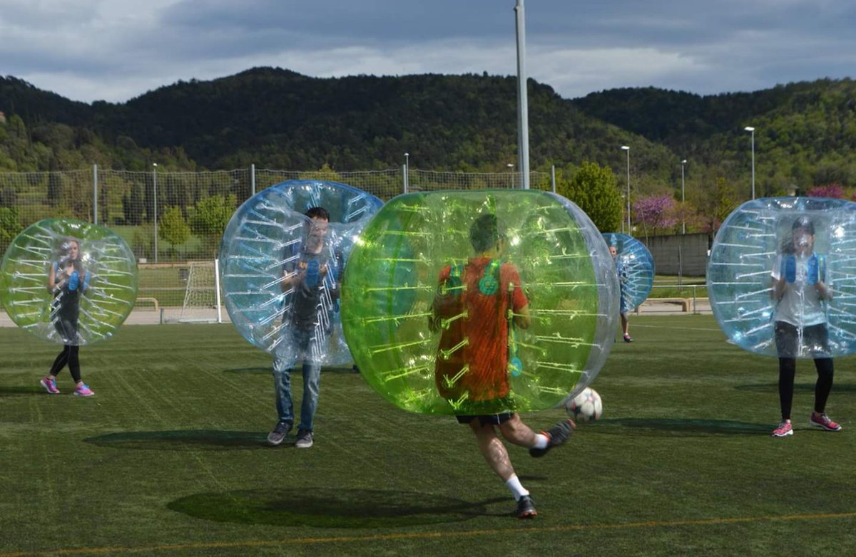 BlanquernaCAFE's tweet photo. El futbol bombolla arriba a Catalunya de la ma de Samuel Blanco i David Buixeda de CAFE https://t.co/jqPKshM4AH https://t.co/zz5xjZNnDd
