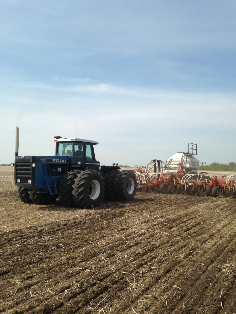 DarcyFriesen65's tweet photo. Happy wife๐ happy life๐ Nice to have my life partner back in the seeder after last years #brokenancle #plant16 https://t.co/V1LKdkZPZy
