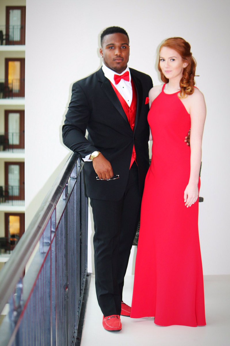 JB1K_'s tweet photo. 🌹 #Prom2k16 https://t.co/BVbuipwCHt