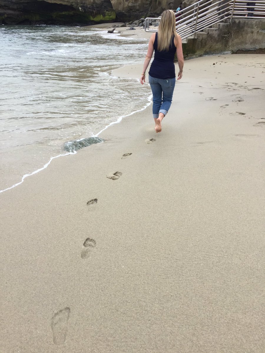 BStout5's tweet photo. Thanks for putting up with all my picturing taking! #bikinisandbackpacks #beachin https://t.co/wox2SivknR