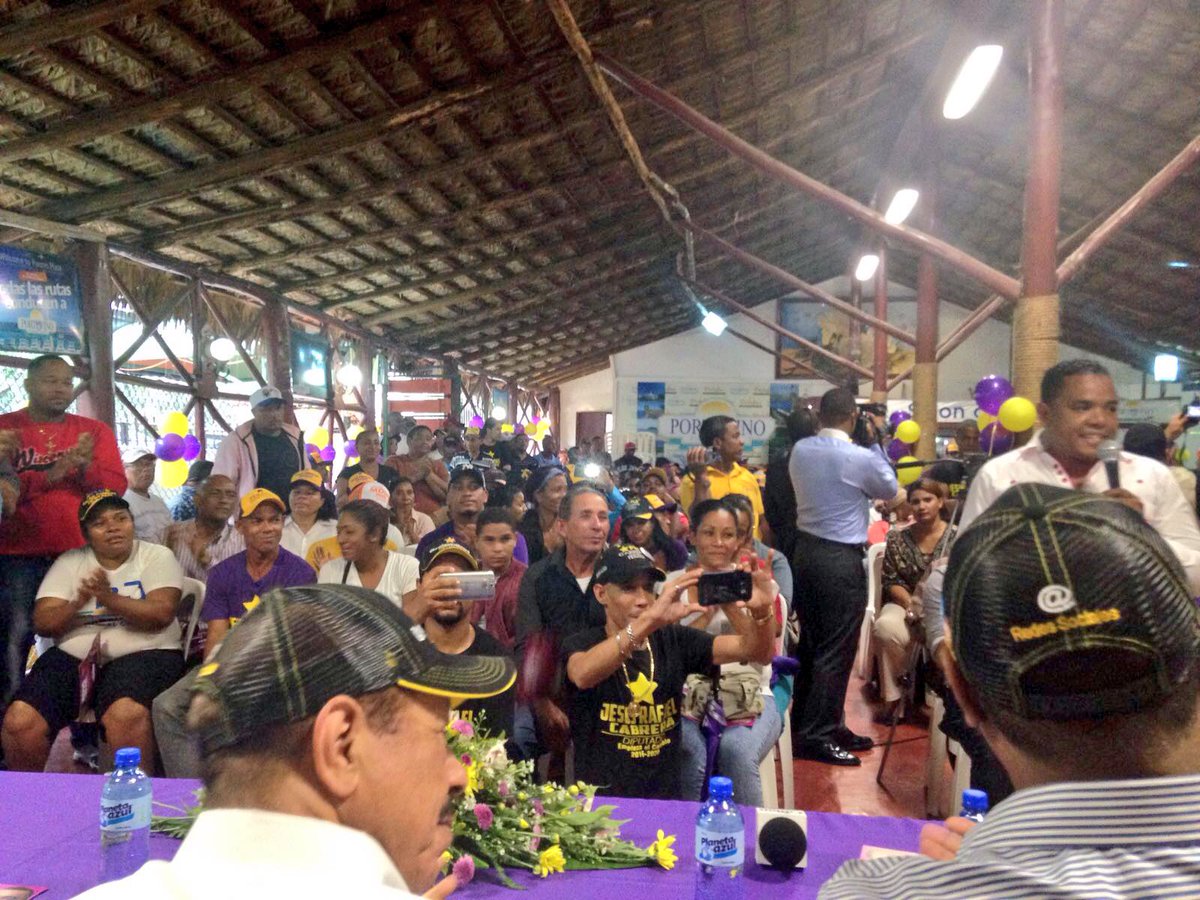 EddyMontas's tweet photo. |BAJO AGUA| Masivo acto organizado por el proximo Diputado Cabrera en Puerto Plata, le acompaña @temomontas https://t.co/sDMtUKSvqS