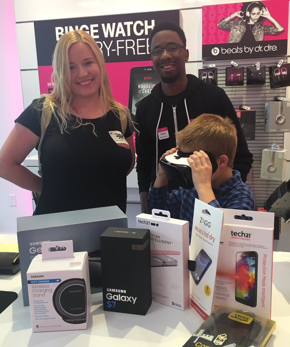 Tweezydak1d's tweet photo. Upgrade time! #SGS7 #Samsungbundle #GearVR #mobileonesac @stephen_pulley @dperry2929 @DerrickSeay1 https://t.co/FAK0yvoK0J
