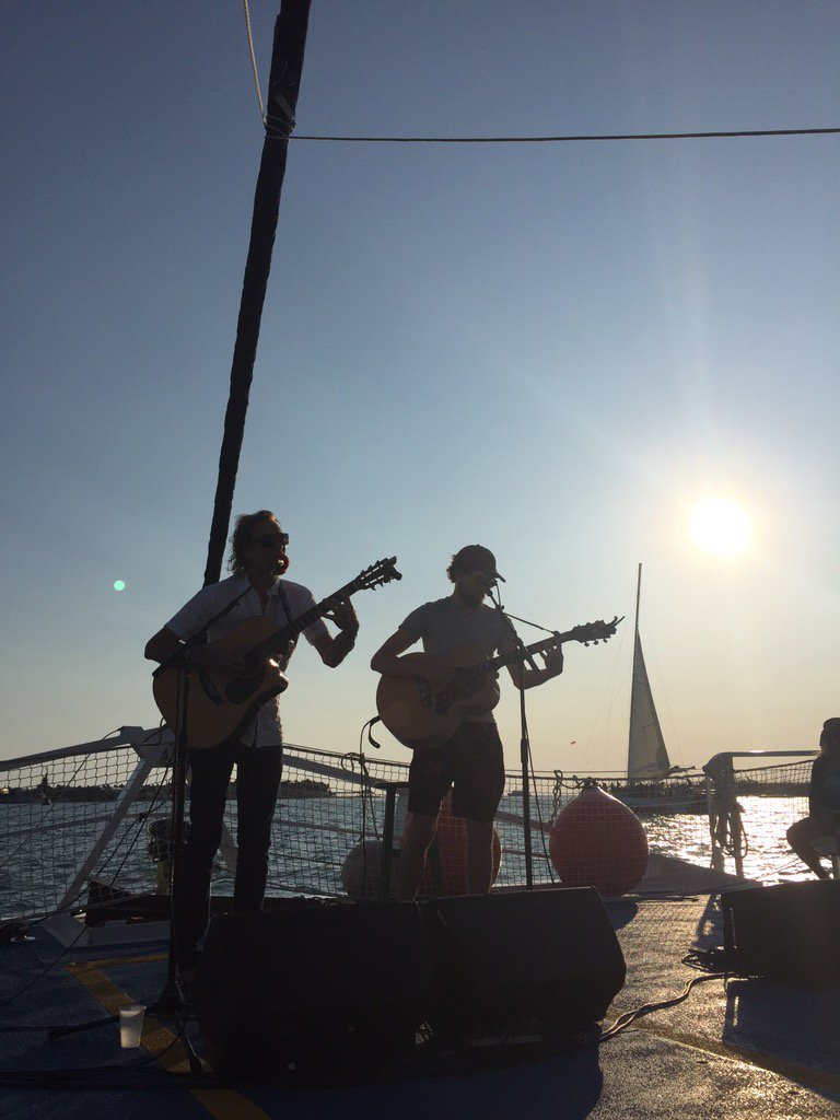 shopdanaL's tweet photo. Sailboats, sunshine &amp; soulful music! @petermayergroup @dragonmayer @KWSWF #guitarsandgoodtimes https://t.co/yY7APItCnF
