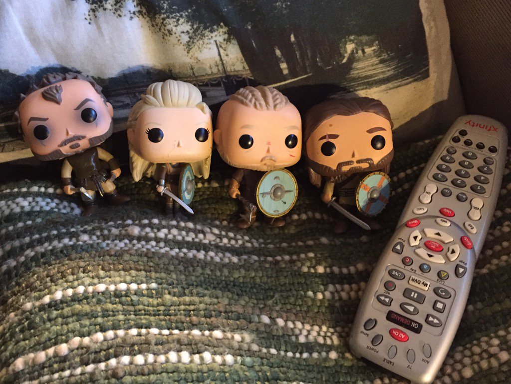 dcd728's tweet photo. Rainy lazy Saturday for lil #Vikings Did not get off couch all day! Watched #Netflix #WhatALifestyle https://t.co/6R9LZYUDNx