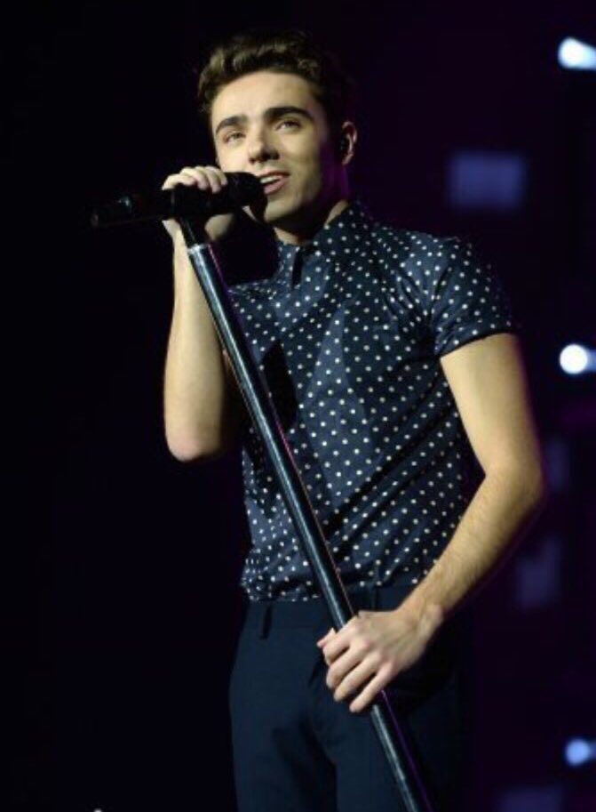 NJSykesMusic's tweet photo. π€ @NathanSykes plus a microphone is pure magic ππ» #HeWasMadeForThis #ThePassion π https://t.co/TddD6fOBy9