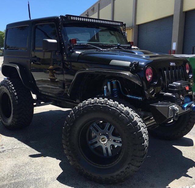 OffRoadTweets's tweet image. That light bar🙈