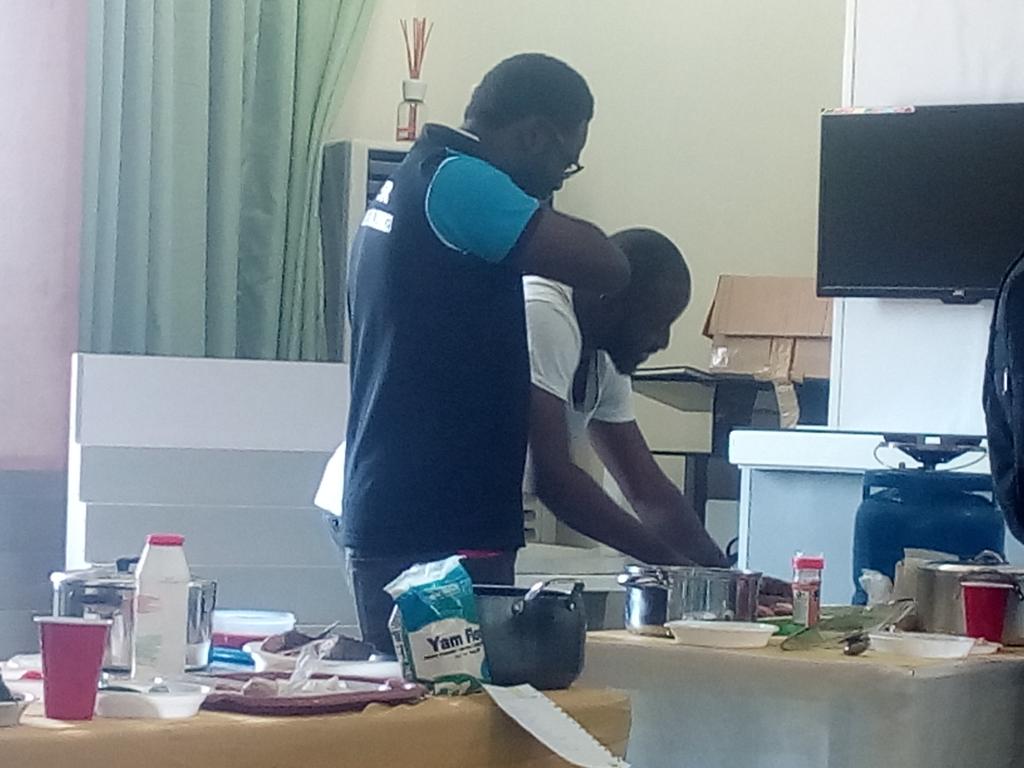 PropertiesUneed's tweet photo. @dgccintl The tasting committee ....hahaha! #EvenMenCanCook @bukonla1 @Gidi_Traffic https://t.co/UnyHyIsNld