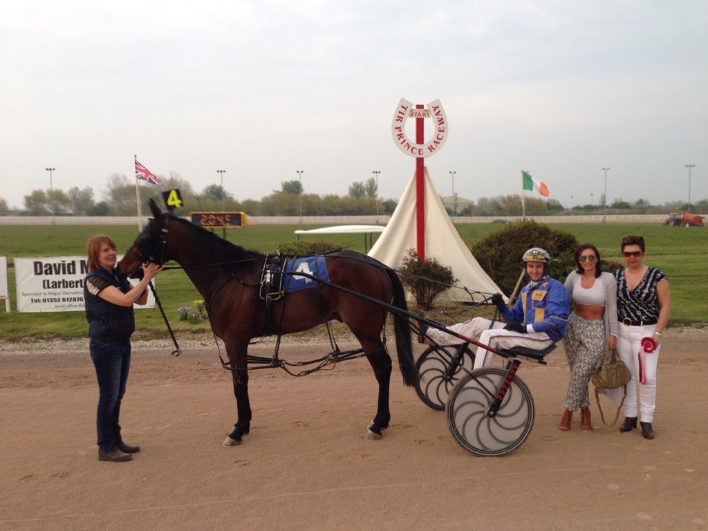 Race 2 winner indie Hanover