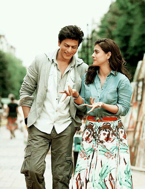 هل 
أخبرتكِ #يوماً عن أمنيتي 
وهل تعلم ماهي 
أمنيتي هي أنتِ 
وبعد مئة عامً سأتمناكِ أيضاًٌ
🍃❤️

🗯