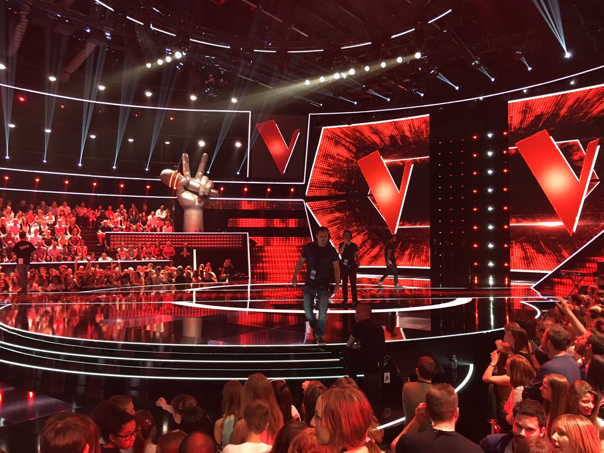 AgenceCassandra's tweet photo. Allez on y est déjà ... Demi-finale bonne soirée à tous 😉 #TF1 #TheVoice ✌️ https://t.co/kyQBXZlQ5q