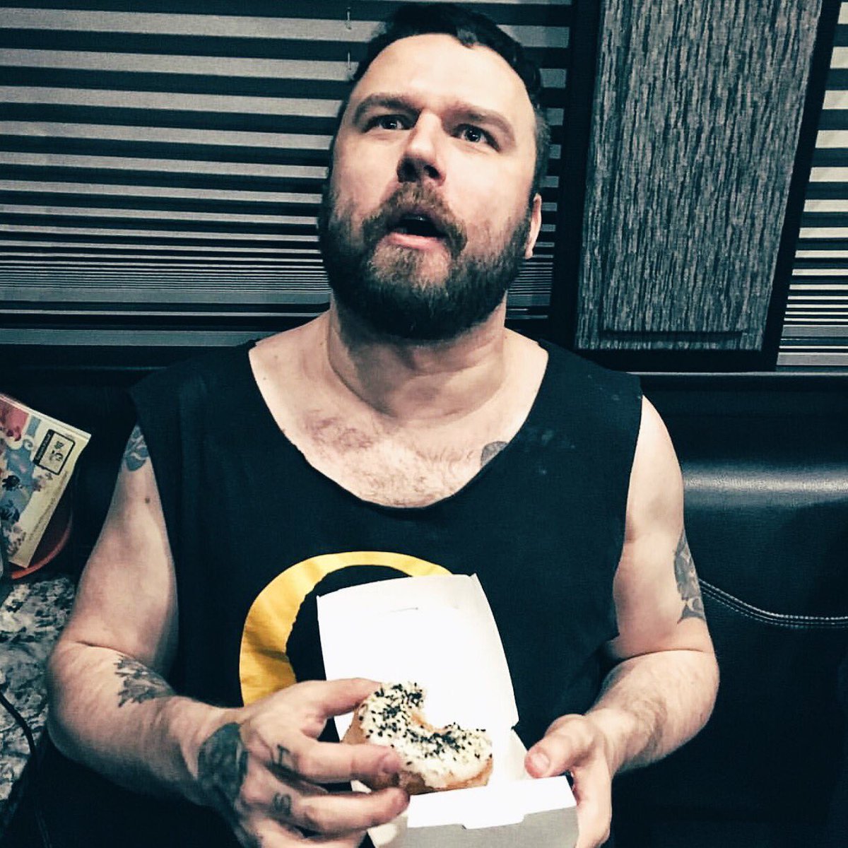 DonutFriend's tweet photo. That moment when you realize the bagel you've been eating is actually a donut. #sayeverything (📷:@sayanything) https://t.co/kWtOuV9gvB