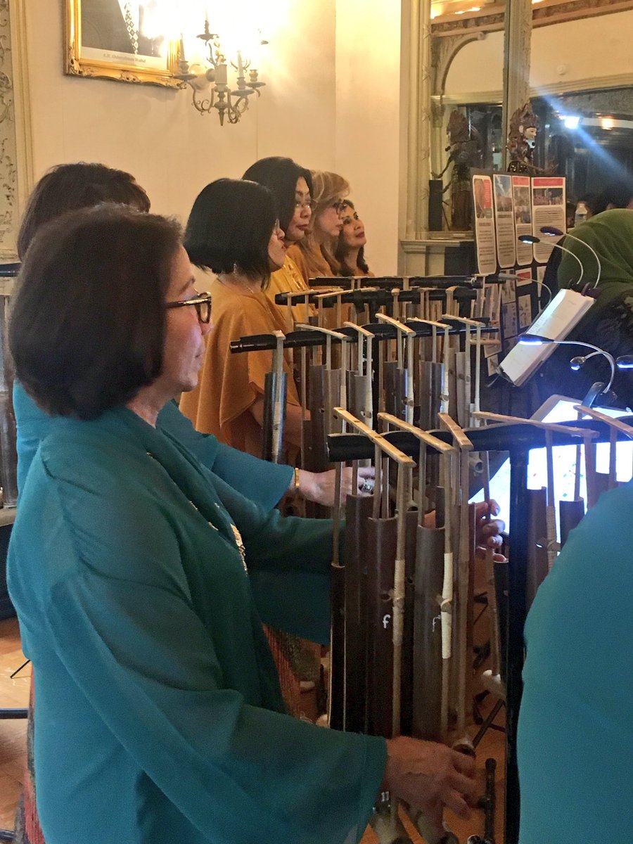 IndonesiainDC's tweet photo. The crowd was thrilled with @HouseAngklungDC and Rumah Gadang's upbeat music and dance performance! #PassportDC https://t.co/C31NsPzksh