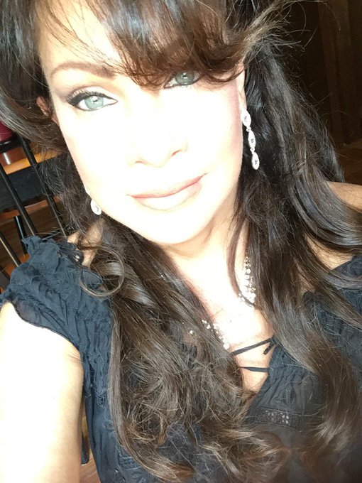 Off toWhits batch party https://t.co/0SuQHTBMfH