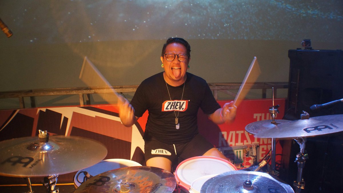 keseruan tadi di <a href="/JakCloth/">JakCloth</a> #rocketrockersxmidnightquickie <a href="/MidnightQuickie/">Midnight Quickie</a> PECAH!  #rockshow

see ya FRIENDS!